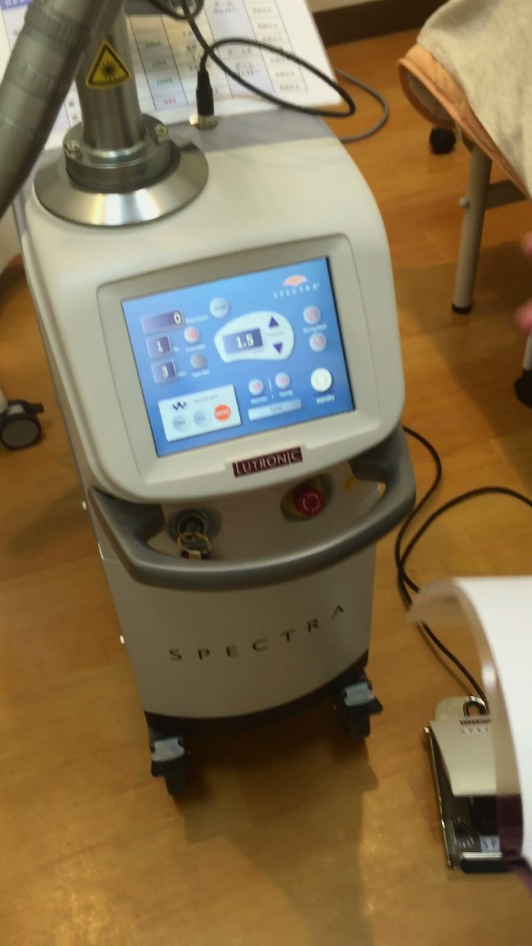 ルートロニック社のQスイッチYAGレーザー、「スペクトラ」のデモです