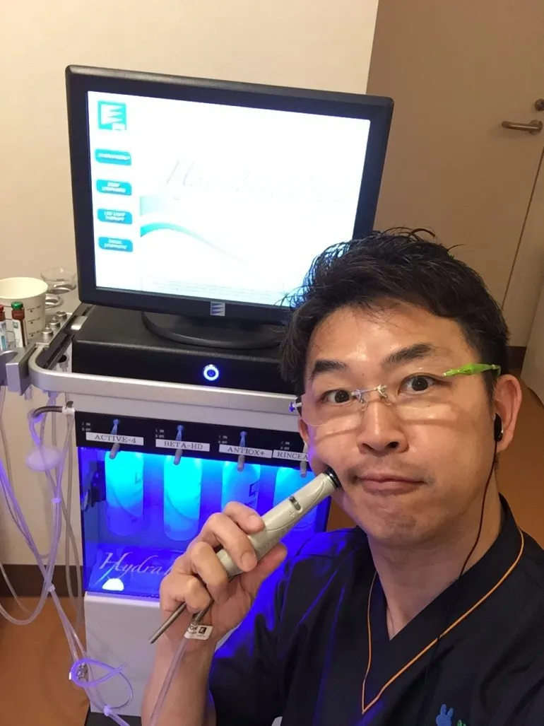 ハイ、ハイ、ハイドラフェイシャルでございます。